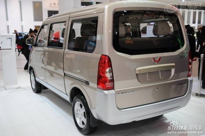 车展上的五菱荣光