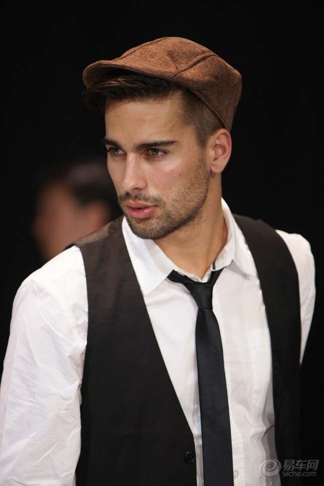 【车展模特】mini展台异域风情帅哥 电力十足高清美图